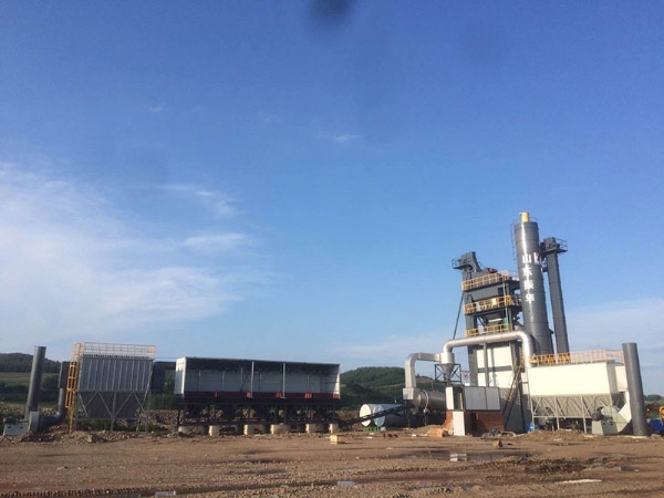 大型路面機(jī)械(可搬遷)瀝青攪拌站